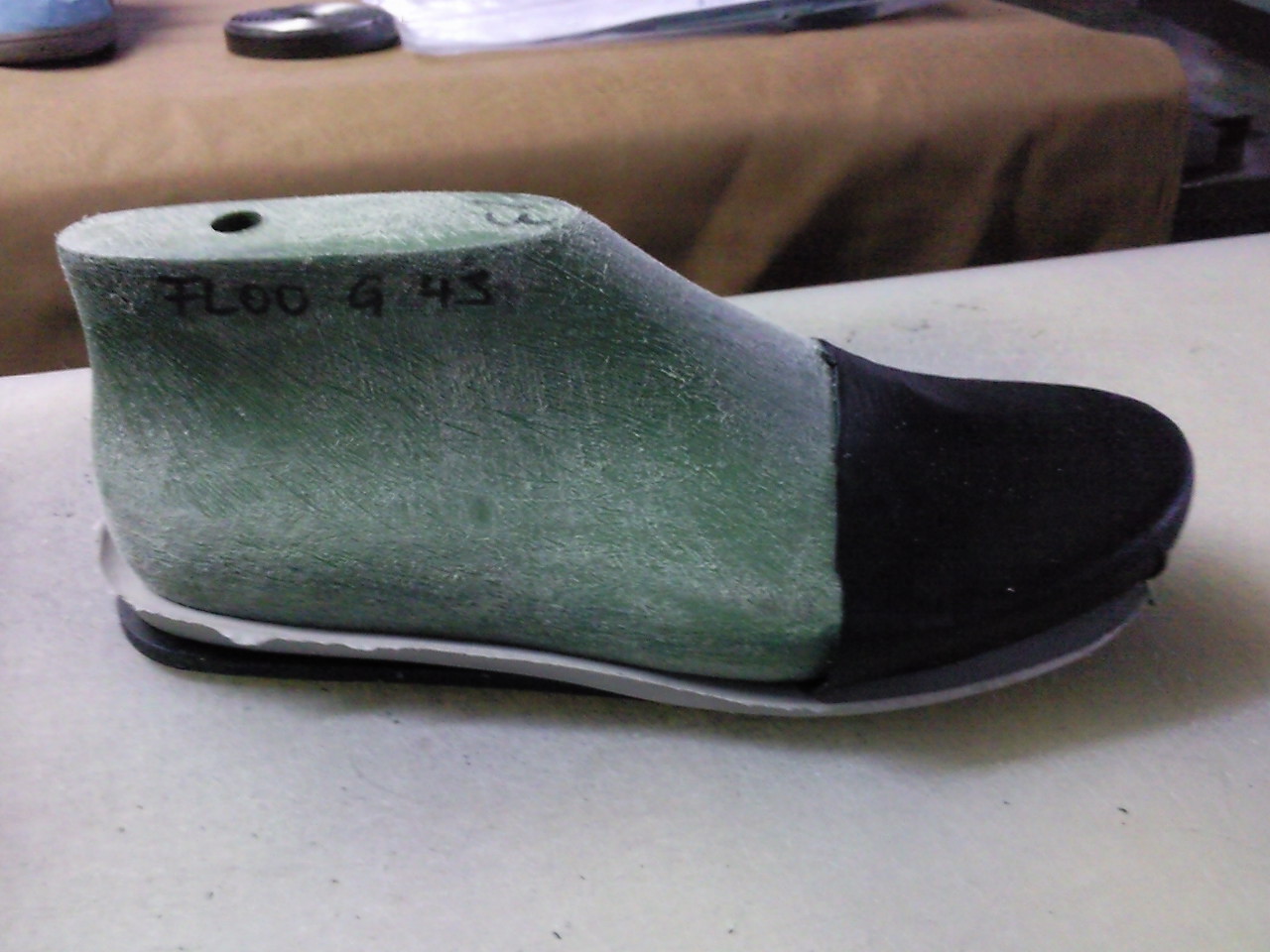 Prototypenleisten mit Lederpullover und Weichbettung für unsere orthopädischen Schuhe Prototypenleisten mit Lederpullover und Weichbettung für unsere orthopädischen Schuhe