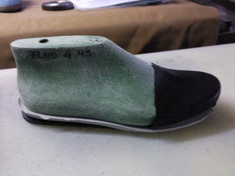 Prototypenleisten mit Lederpullover und Weichbettung für unsere orthopädischen Schuhe